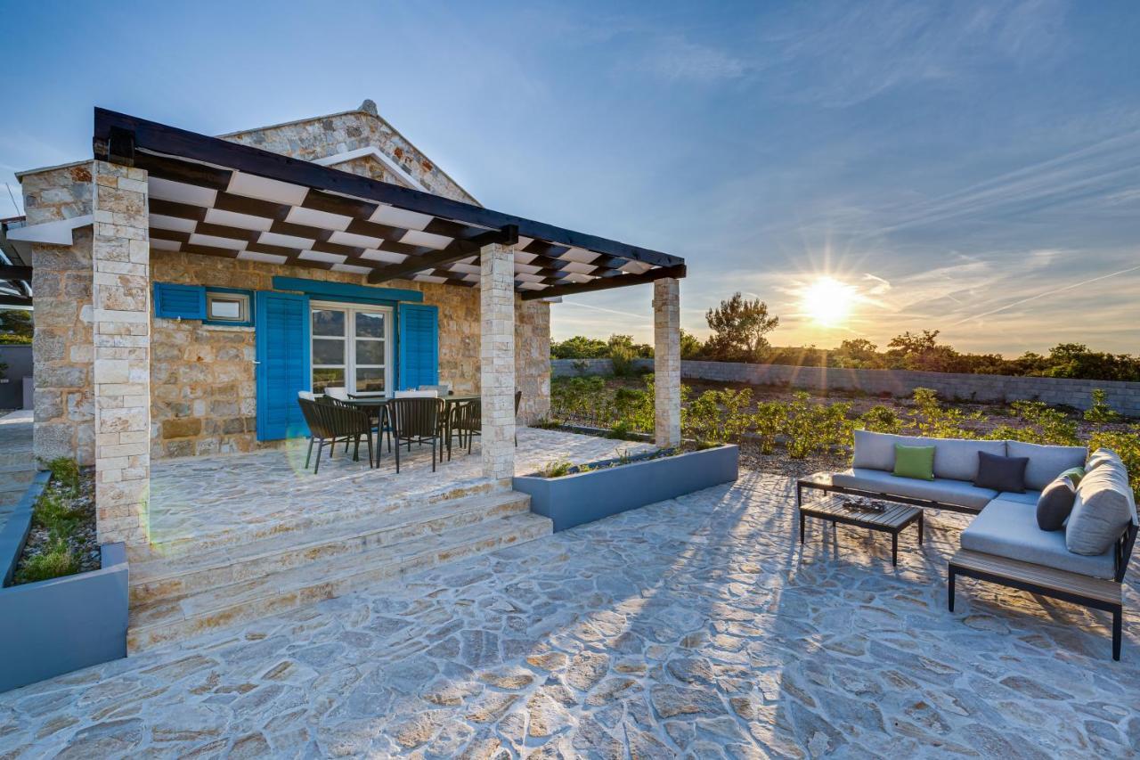 Stonehouse Milan Villa Razanac Ngoại thất bức ảnh